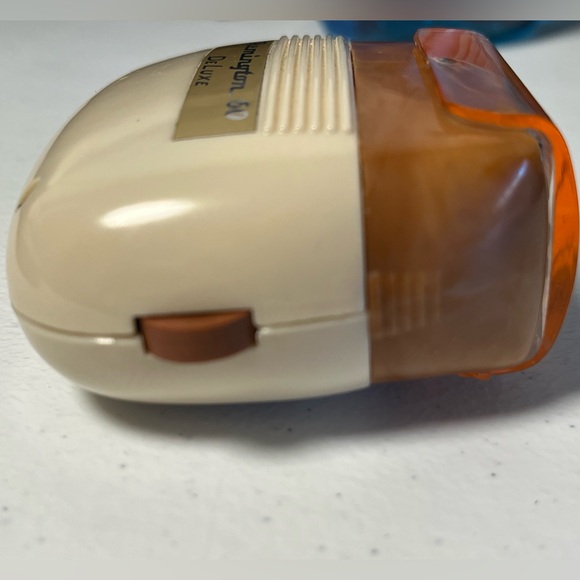 Vintage 1960s Shaver - Remington Deluxe 60 - Electric Shaver Antique Collectible - Picture 4 of 15